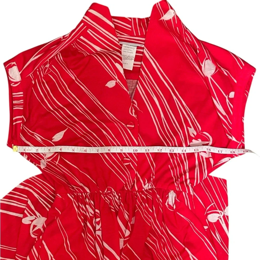 Vintage late 70s/early 80s Red Midi Dress with V-neck, matching belt and pockets - Picture 4 of 8